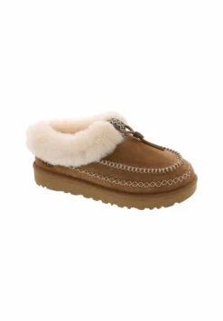 Ugg Slippers - Chesnut