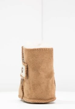 Ugg Erin - First Shoes - Chestnut 9 Ugg Erin - First Shoes - Chestnut -Shein Fashion Store 05ebce824d6b4963b2e3ad8d00b68647