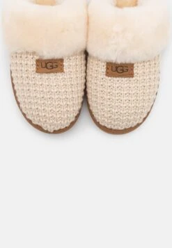Ugg Cozy - Slippers - Cream -Shein Fashion Store 0ba294fceeec41fb9fb38426add47e61