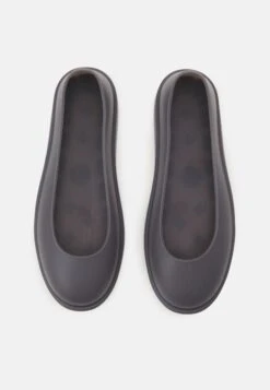 Ugg Boot Guard - Insole - Black -Shein Fashion Store 0be0b20d01fa48e2ba435ffa9dcce334