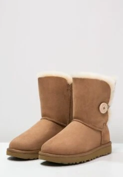 Ugg Bailey Button Ii - Classic Ankle Boots - Chestnut -Shein Fashion Store 0d831ea21d4945908a68e004740d54a1