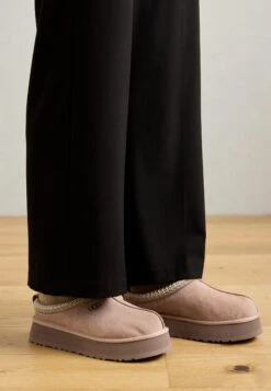 Ugg TAZZ II - Clogs - Whale -Shein Fashion Store 2938710c49cc4beca450b277d39ee5ba