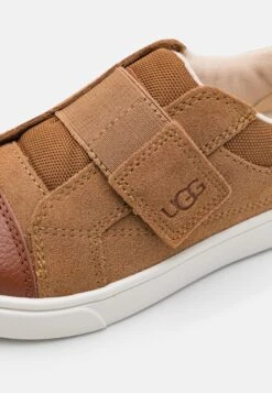 Ugg Rennon Unisex - Trainers - Chestnut -Shein Fashion Store 2d537903b2244b46b107bfee52a9dd4b