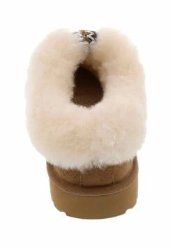 Ugg Slippers - Chesnut -Shein Fashion Store 2e441b52185d4d71b904d185d54e6448