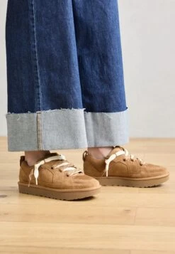 Ugg LOWMEL - Trainers - Mustard Seed -Shein Fashion Store 3446002f944f44c192bb80a27e374c2e 2