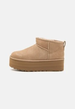 Ugg CLASSIC ULTRA MINI PLATFORM - Ankle Boots - Sand