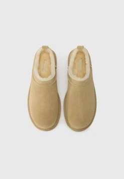 Ugg CLASSIC MICRO UNISEX - Slippers - Sand 12 Ugg CLASSIC MICRO UNISEX - Slippers - Sand -Shein Fashion Store 36dc7f554f78455c9bf73c5caf96fd06