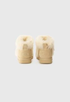 Ugg CLASSIC CHALET - Winter Boots - Sandcastle -Shein Fashion Store 38d2fc8789af482bbeb974b466a22c32