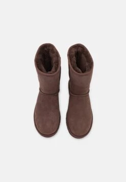 Ugg CLASSIC SHORT II - Classic Ankle Boots - Burnt Cedar -Shein Fashion Store 3c2f68d3d29d48ec84d55290aa7eaaf6