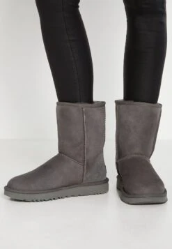Ugg Classic Short - Classic Ankle Boots - Grey