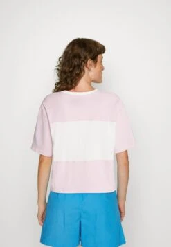 Ugg Jordene Logo Tee - Print T-Shirt - Dusty Lilac -Shein Fashion Store 4d1fc09bdc8a4b1d9c3a89082d51a761