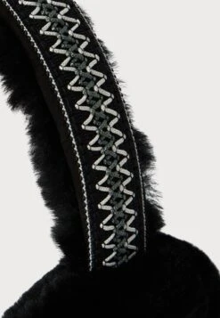 Ugg TASMAN EARMUFF - Ear Warmers - Black -Shein Fashion Store 534f0163c6514cbaa6e21e1dcc837931