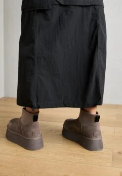 Ugg CLASSIC MINI DIPPER - Platform Ankle Boots - Black -Shein Fashion Store 54d9b6fc999f4b6a9f818b86de904d95