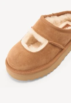Ugg BEA MARY JANE - Clogs - Cognac -Shein Fashion Store 576bf7b2530f46649dc38afef4702d5a