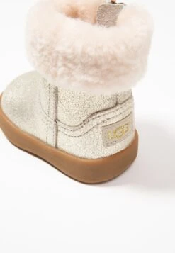 Ugg Jorie Metallic - Baby Shoes - Gold -Shein Fashion Store 5ecc4f0f1b454ba6b2aebf16e3366e98