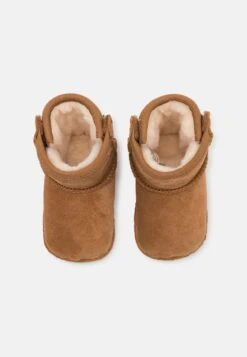 Ugg BABY CLASSIC AND LOVEY UNISEX - First Shoes - Chestnut -Shein Fashion Store 671cacf7e5604310a80aa0bebc90bc87