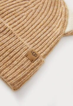 Ugg CHUNKY CAT BEANIE UNISEX - Beanie - Camel -Shein Fashion Store 6843e022c55c437b9895a604293cd39a