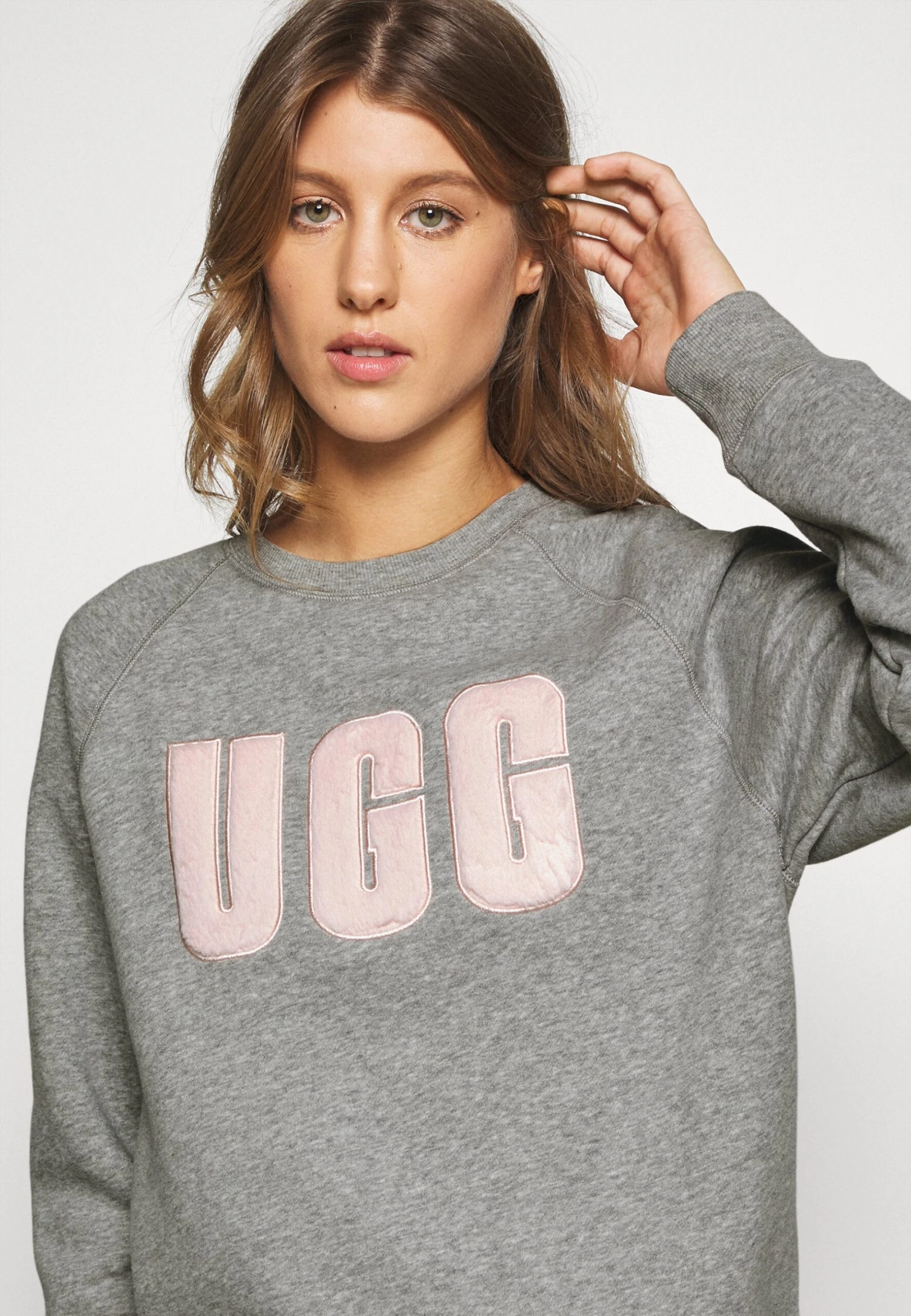 Ugg Madeline Fuzzy Logo Crewneck - Sweatshirt - Grey Heather/Sonora 5 Ugg Madeline Fuzzy Logo Crewneck - Sweatshirt - Grey Heather/Sonora - Image 5