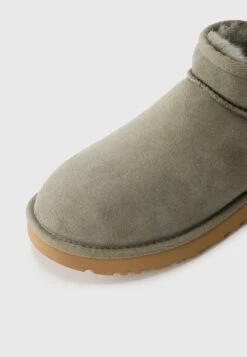 Ugg CLASSIC ULTRA MINI - Winter Boots - Moss Green/amphora -Shein Fashion Store 732991b4c606418b811ced61b7e32921