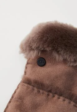 Ugg SEAMED GLOVE - Gloves - Allspice -Shein Fashion Store 78a2aa84af88440d91bf7cc990119f38