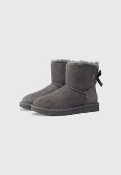 Ugg MINI BAILEY BOW II - Winter Boots - Obsidian 12 Ugg MINI BAILEY BOW II - Winter Boots - Obsidian -Shein Fashion Store 7b126d47534142d2aa6949822c3e05a5