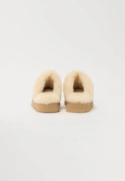 Ugg DISQUETTE - Slippers - Sand -Shein Fashion Store 7c28b0475d924ce5bc1a0d9875d5c9c6