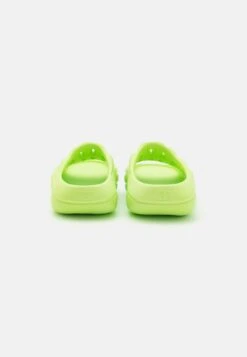 Ugg Foamo Slide - Mules - Pale Chartreuse -Shein Fashion Store 7dea2fb7924e48328656aa935fade38c