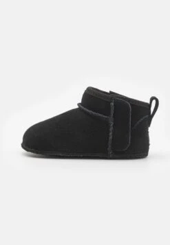 Ugg BABY CLASSIC ULTRA MINI UNISEX - First Shoes - Chestnut -Shein Fashion Store 7f135dc69d06494fafb2c6e0811b0f80
