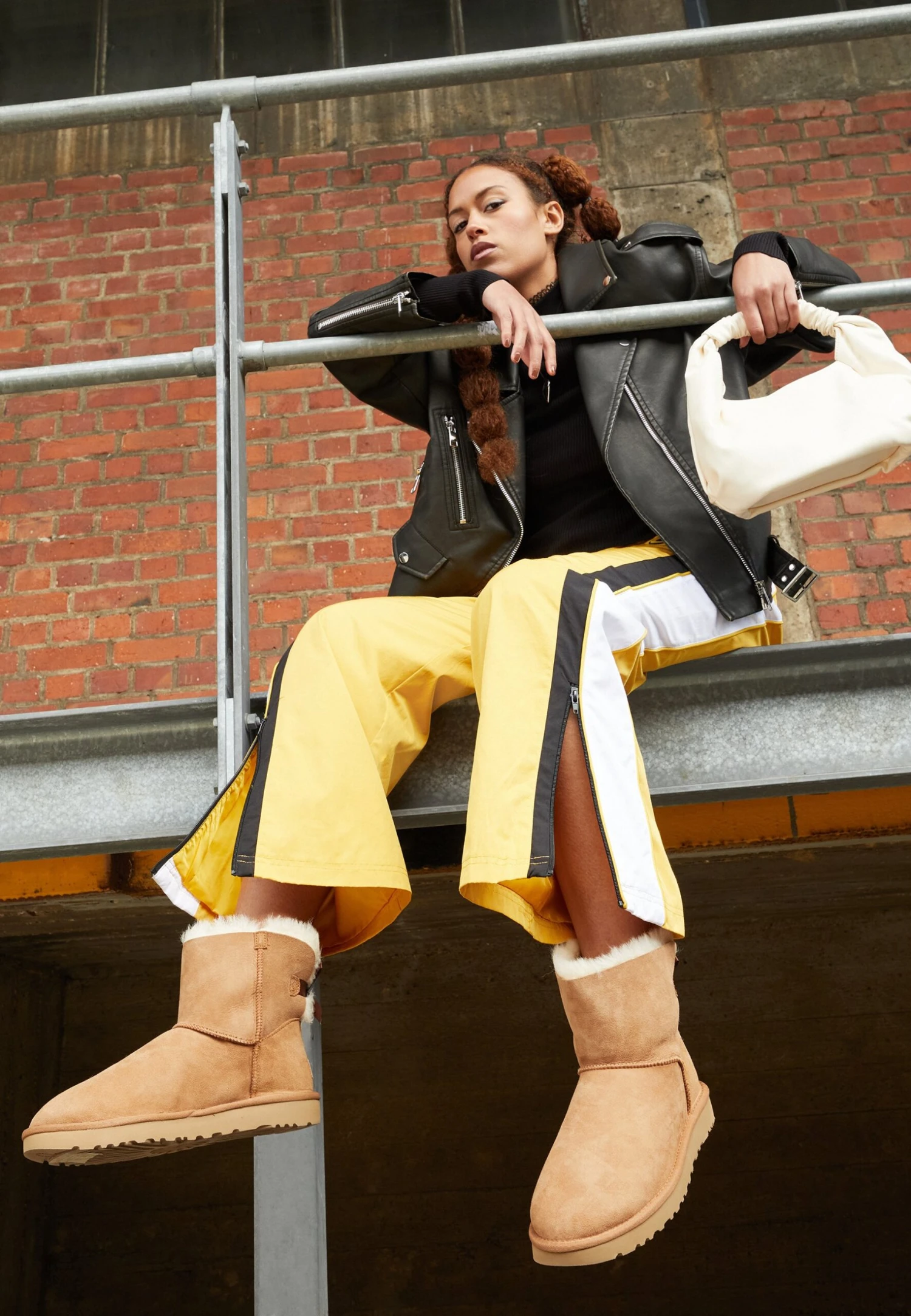 Ugg Mini Bailey Bow - Classic Ankle Boots - Chestnut 2 Ugg Mini Bailey Bow - Classic Ankle Boots - Chestnut - Image 2