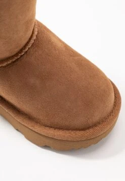 Ugg CLASSIC II UNISEX - Winter Boots - Chestnut -Shein Fashion Store 8362e36dd4844bee8d38bd9e2754e214