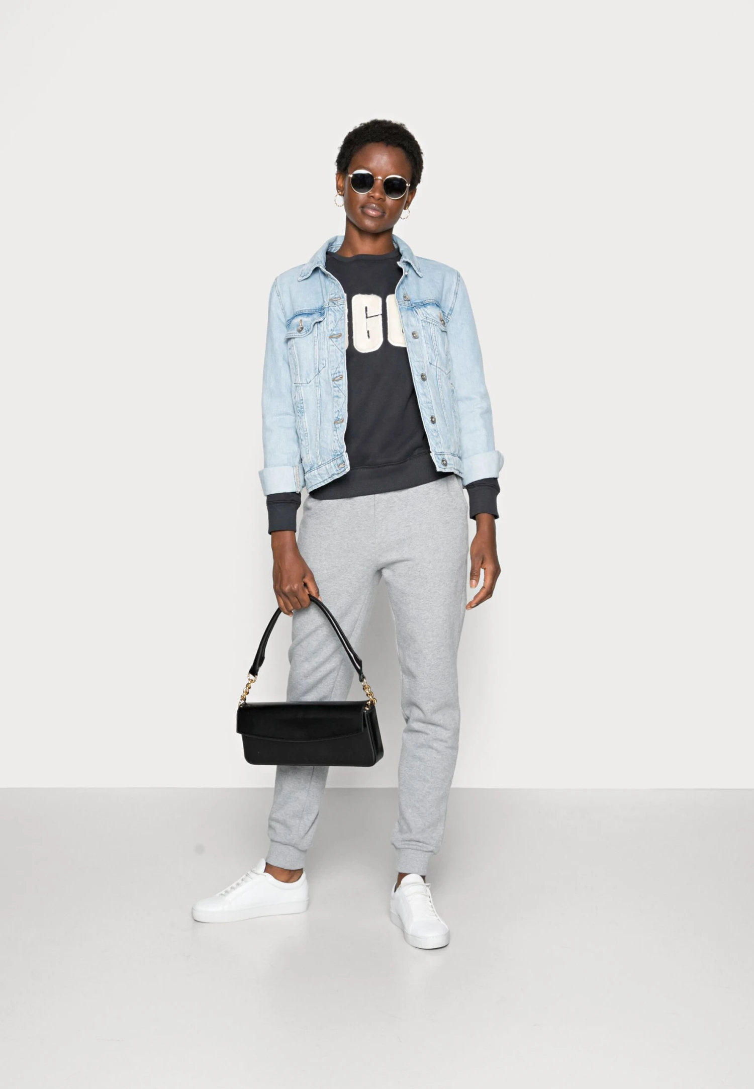 Ugg Madeline Fuzzy Logo Crewneck - Sweatshirt - Black / Cream 2 Ugg Madeline Fuzzy Logo Crewneck - Sweatshirt - Black / Cream - Image 2