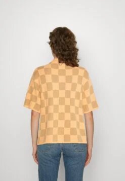 Ugg Jeannie Buttondown - Button-Down Blouse - Orange / Brown -Shein Fashion Store 8eb421a11da14565b82d423a973c533c