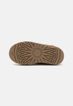 Ugg Neumel Platform Unisex - Classic Ankle Boots - Chestnut -Shein Fashion Store 956d4023e11f47b7bb88e49d6198cbe3