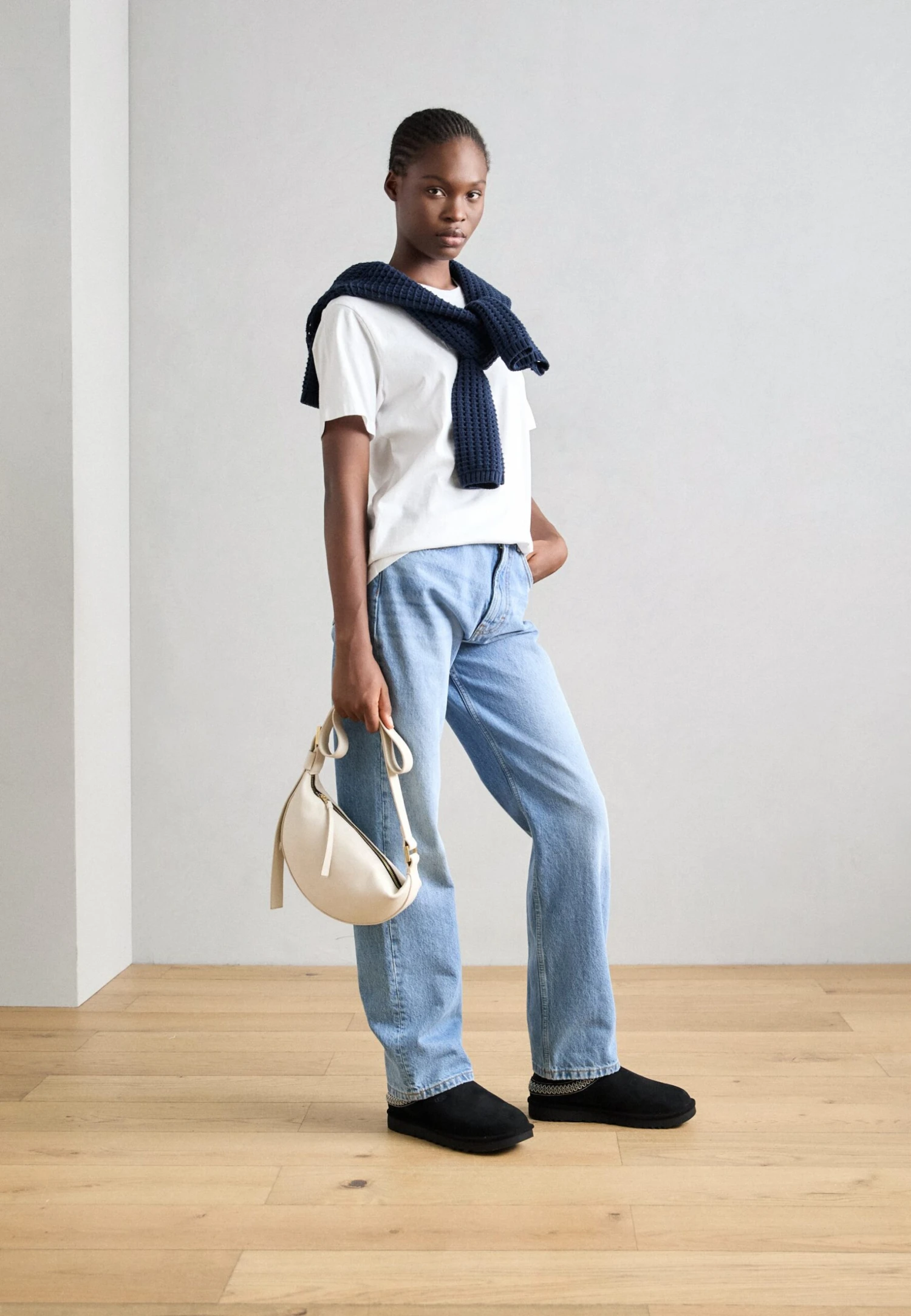 Ugg CLASSIC MINI CRESCENT - Ankle Boots - Black 3 Ugg CLASSIC MINI CRESCENT - Ankle Boots - Black - Image 3