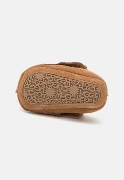 Ugg Baby Tasman And Beanie Unisex - First Shoes - Chestnut -Shein Fashion Store 977516ee93a74d1d8b572f265afa967b