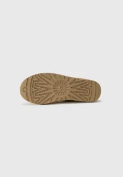 Ugg CLASSIC MICRO UNISEX - Slippers - Sand 13 Ugg CLASSIC MICRO UNISEX - Slippers - Sand -Shein Fashion Store 9c24b3b3005346bf937d4701c0055ee3