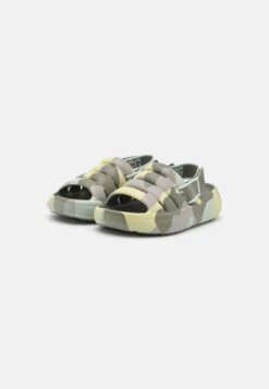 Ugg Sport Yeah Camopop - Pool Slides -Shein Fashion Store a62d21f623ed4ff7b760b41976672ff9