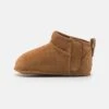 Ugg BABY CLASSIC ULTRA MINI UNISEX - First Shoes - Chestnut