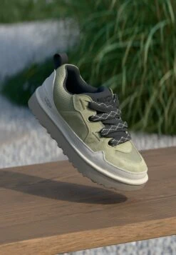 Ugg LOWMEL - Skate Shoes - Mustard Seed -Shein Fashion Store a8af982f27384cee9877515b2e8789cb