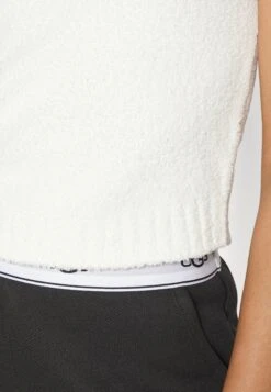 Ugg Dulcie - Pyjama Top - Cream -Shein Fashion Store a9d6c0e54ae2459fad90451b60090210