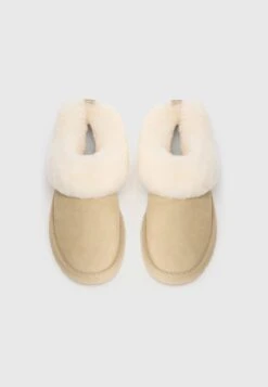 Ugg TAZZELLE UNISEX - Slippers - Mustard Seed -Shein Fashion Store aa07a047de244c6f9fdbb7decc01f159