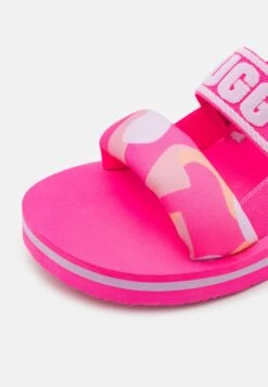 Ugg Zuma Sling Camopop Unisex - Sandals - Taffy Pink -Shein Fashion Store acede35e4659466d8ae9c42177961406