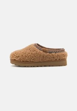 Ugg TASMAN MAXI CURLY - Slippers - Chestnut