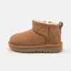 Ugg CLASSIC ULTRA MINI UNISEX - Classic Ankle Boots - Chestnut