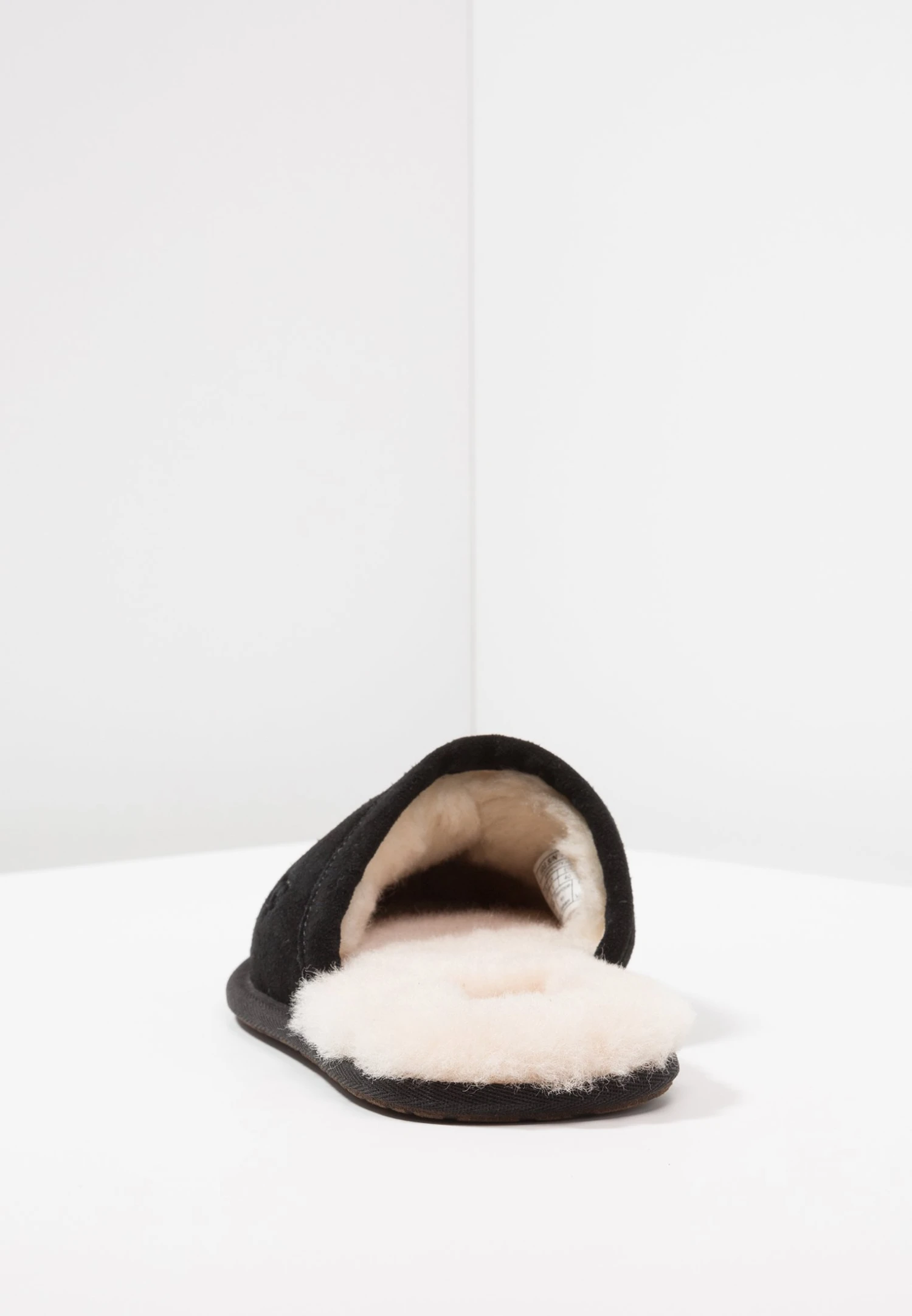 Ugg Scuff - Slippers - Black 4 Ugg Scuff - Slippers - Black - Image 4