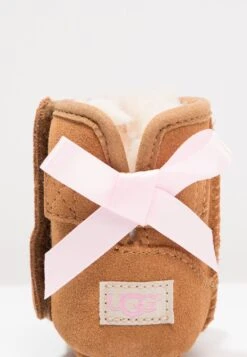Ugg Jesse Bow Ii - First Shoes - Chestnut -Shein Fashion Store c05670848d1f46839820b814144e54c0