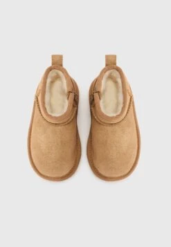 Ugg CLASSIC DAZZLE - Winter Boots - Chestnut 10 Ugg CLASSIC DAZZLE - Winter Boots - Chestnut -Shein Fashion Store c0ca76d611674f3b833a7525d0305355