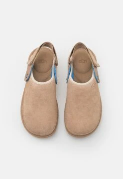 Ugg Goldencoast Clog - Mules - Sand/Santorini -Shein Fashion Store c2b1a2a913714e5c895370a60ebc513e