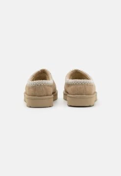 Ugg Tasman - Slippers - Mustard Seed/White 7 Ugg Tasman - Slippers - Mustard Seed/White -Shein Fashion Store c2f87fae95474bc597c678d01fed6684