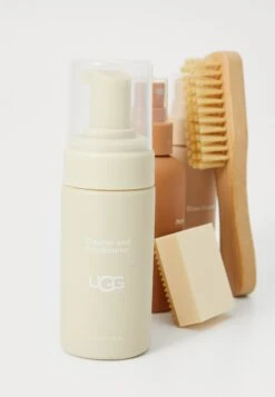 Ugg CARE KIT UNISEX - Shoe Care Accessories - White -Shein Fashion Store c9ccc90538104c139cfd013ee03f9201
